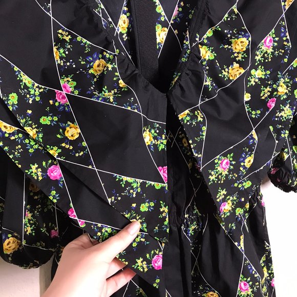 MSGM Black Diamond Floral Print Large Collared Neckline Puff Sleeve Romper - Picture 3 of 13